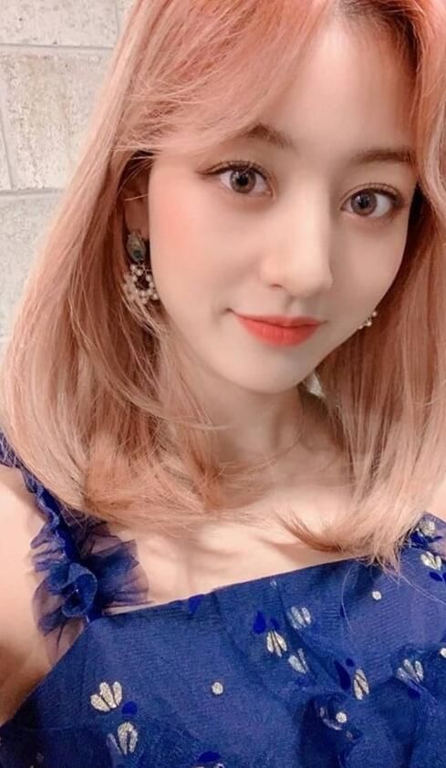 twice朴志效ins晒多张自拍私照,为2020年考生加油助威