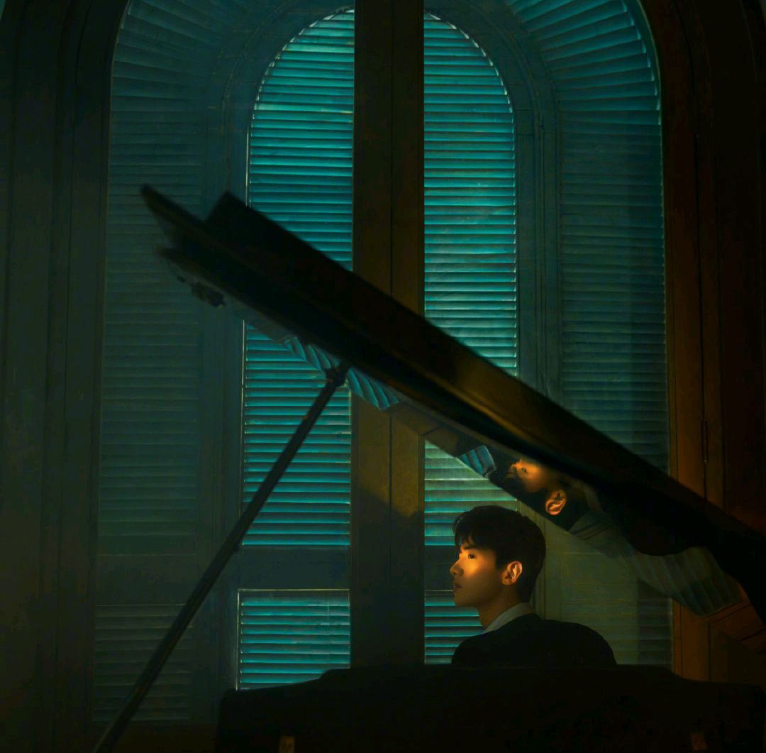 白敬亭古典造型上线,钢琴白佛侧颜也超优秀,手可单独出道_高清图集