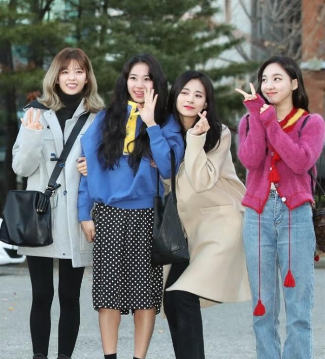 twice女团上班私服,一个个青春活力,都美成了18岁的少女模样!