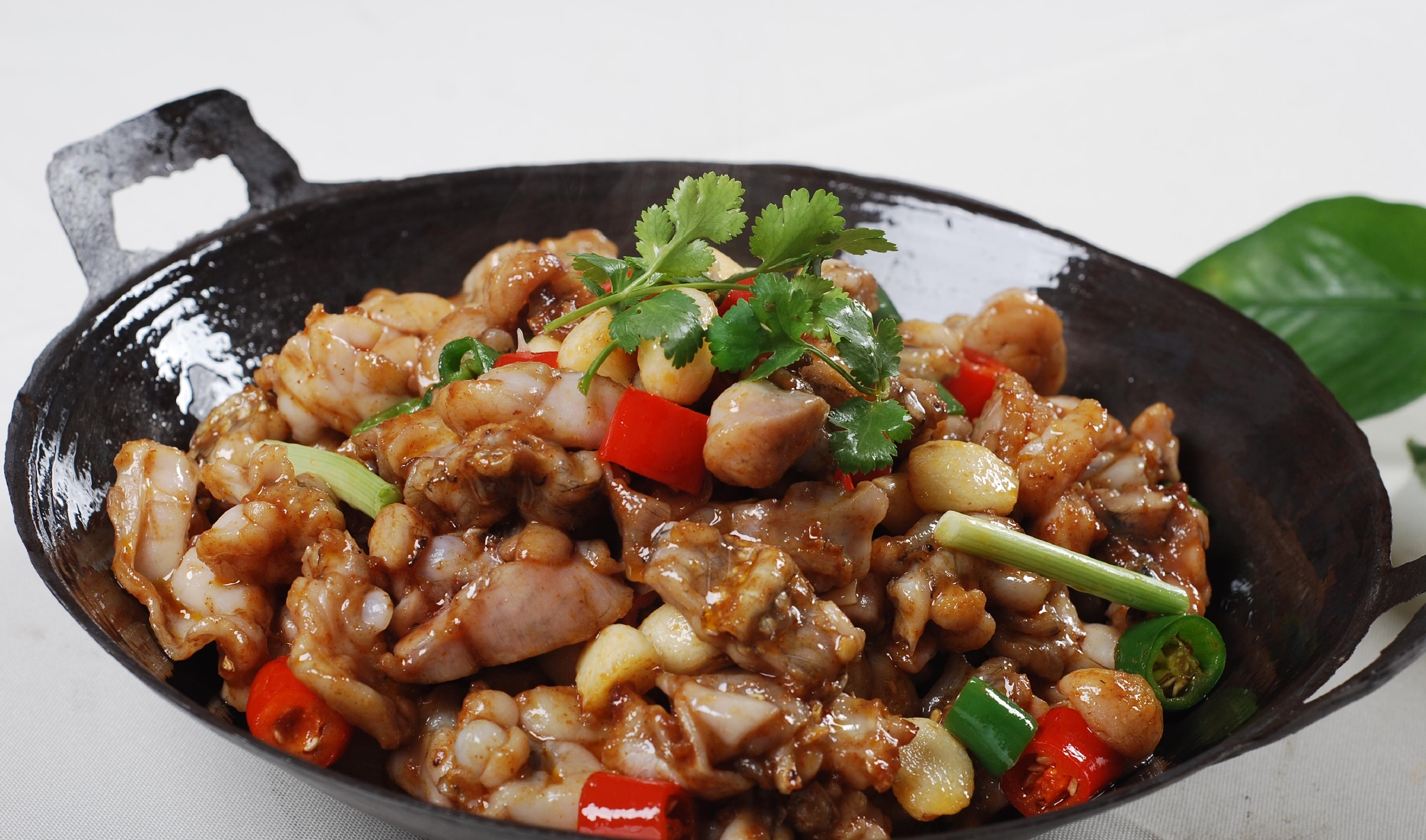 巨资做了顿爆炒的干锅田鸡,外焦里嫩要乘热吃,稍微奢侈了一顿__财经