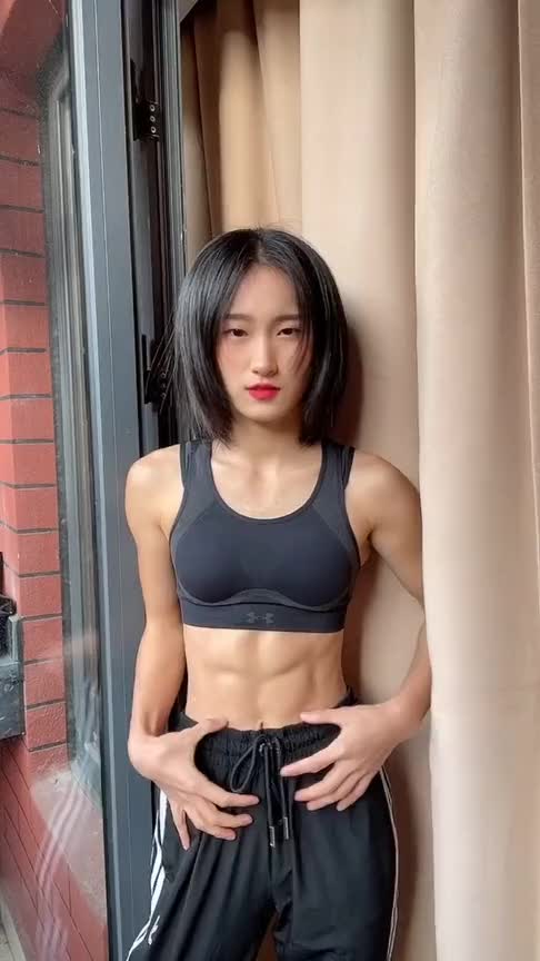 小姐姐这腹肌太美了__财经头条