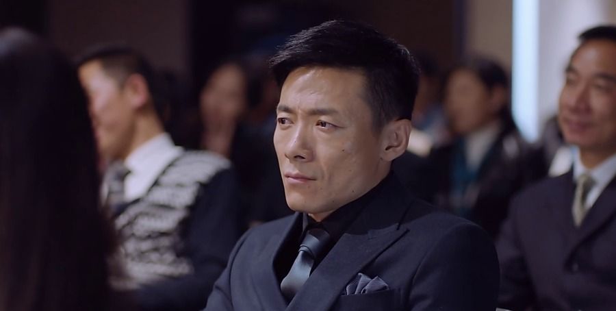 《欢乐颂》中的魏渭扮演者祖峰,聪明绝顶,其貌不扬_高清图集_新浪网