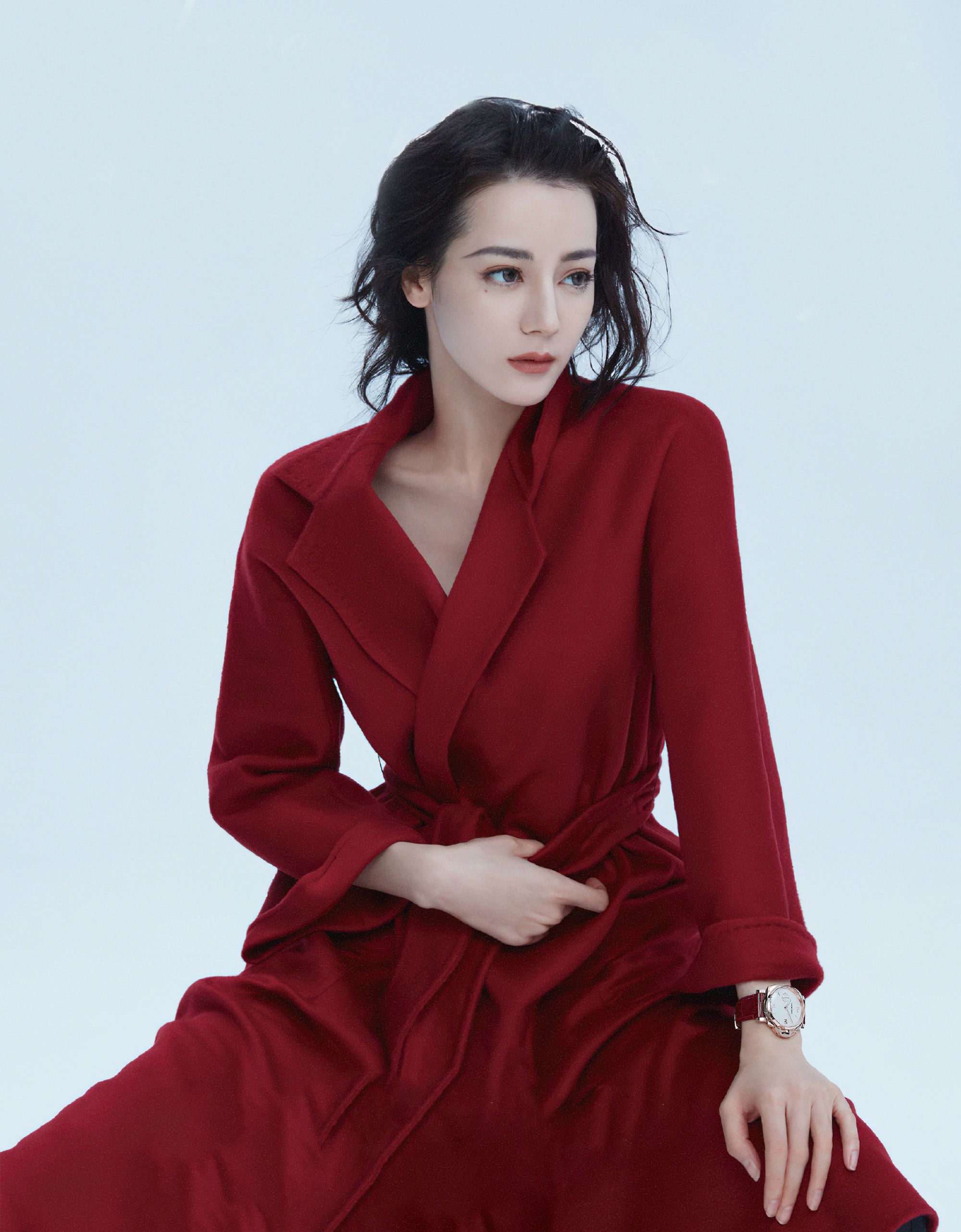 又被迪丽热巴惊艳到了穿红色大衣明艳动人双眸灵动太养眼