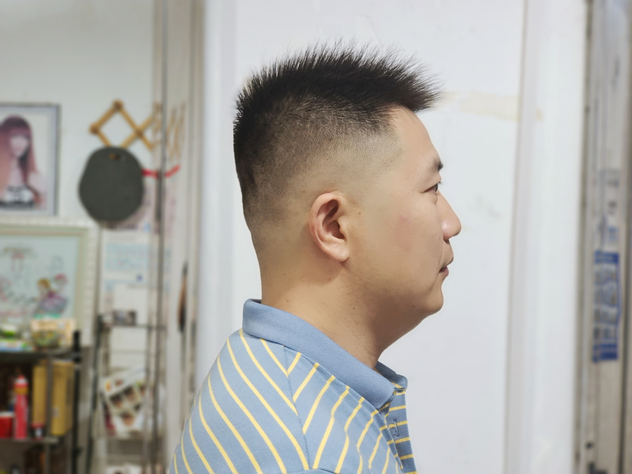 粗硬男发怎么剪选这4种错不了帅气有型很时尚