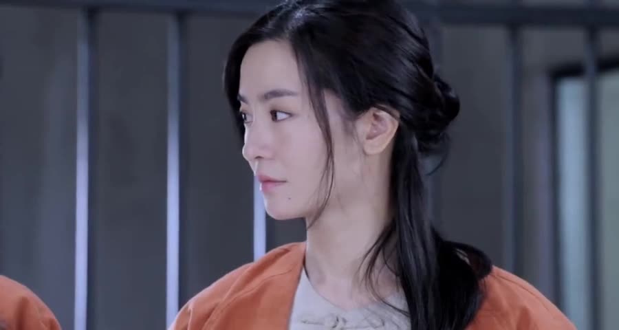 监狱大姐大欺负新来的姑娘哪知姑娘身手不简单当场暴揍大姐大