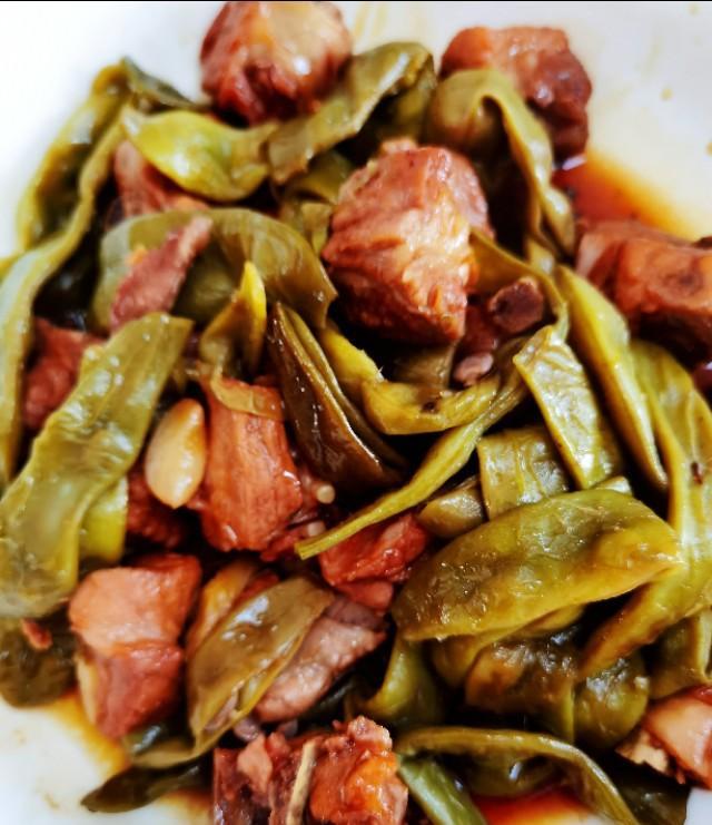 一顿饭只上一道菜那必须是东北人大爱的油豆角炖排骨