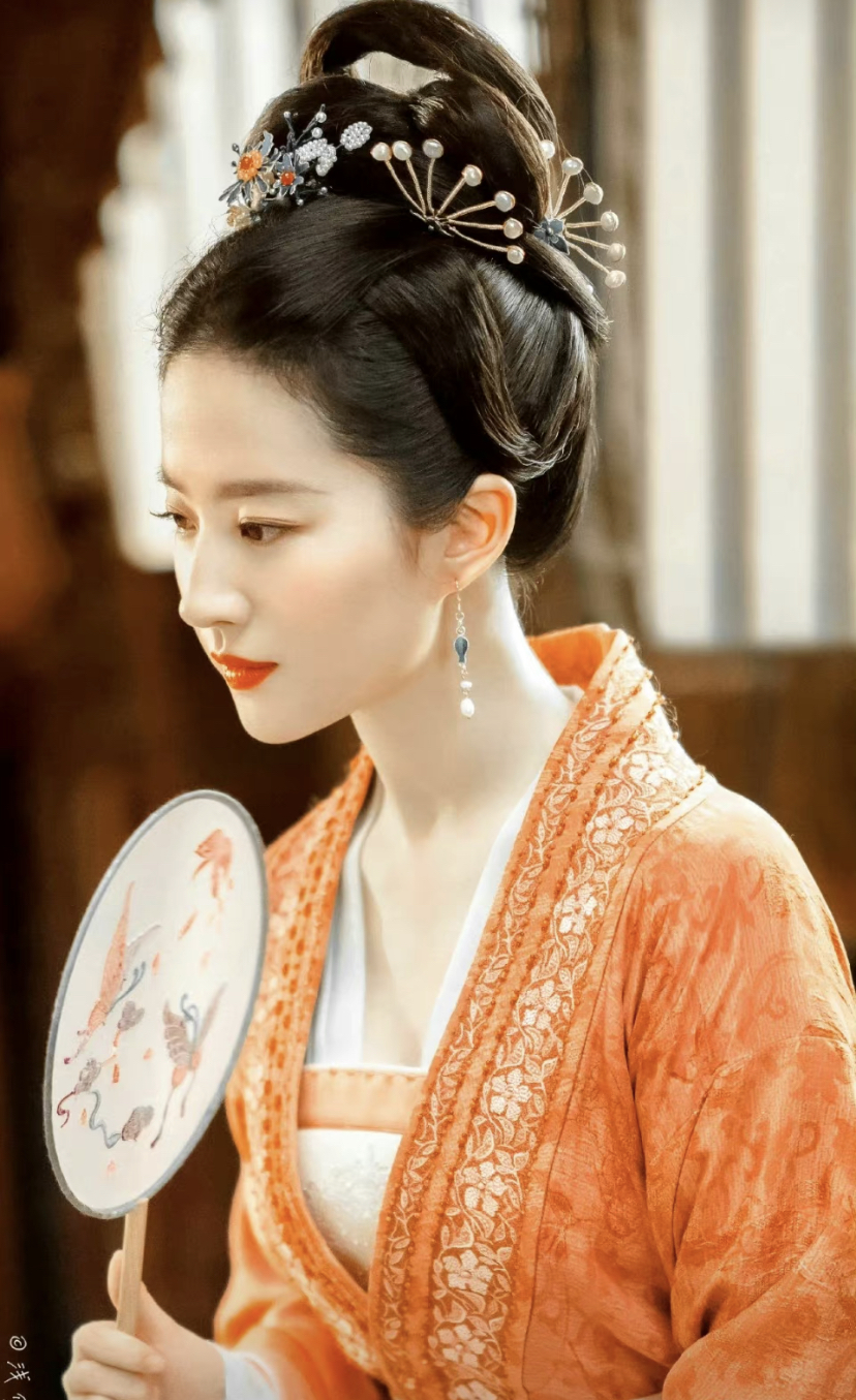 梦华录林允商务被狙上热搜刘亦菲之后为什么挨骂的是她