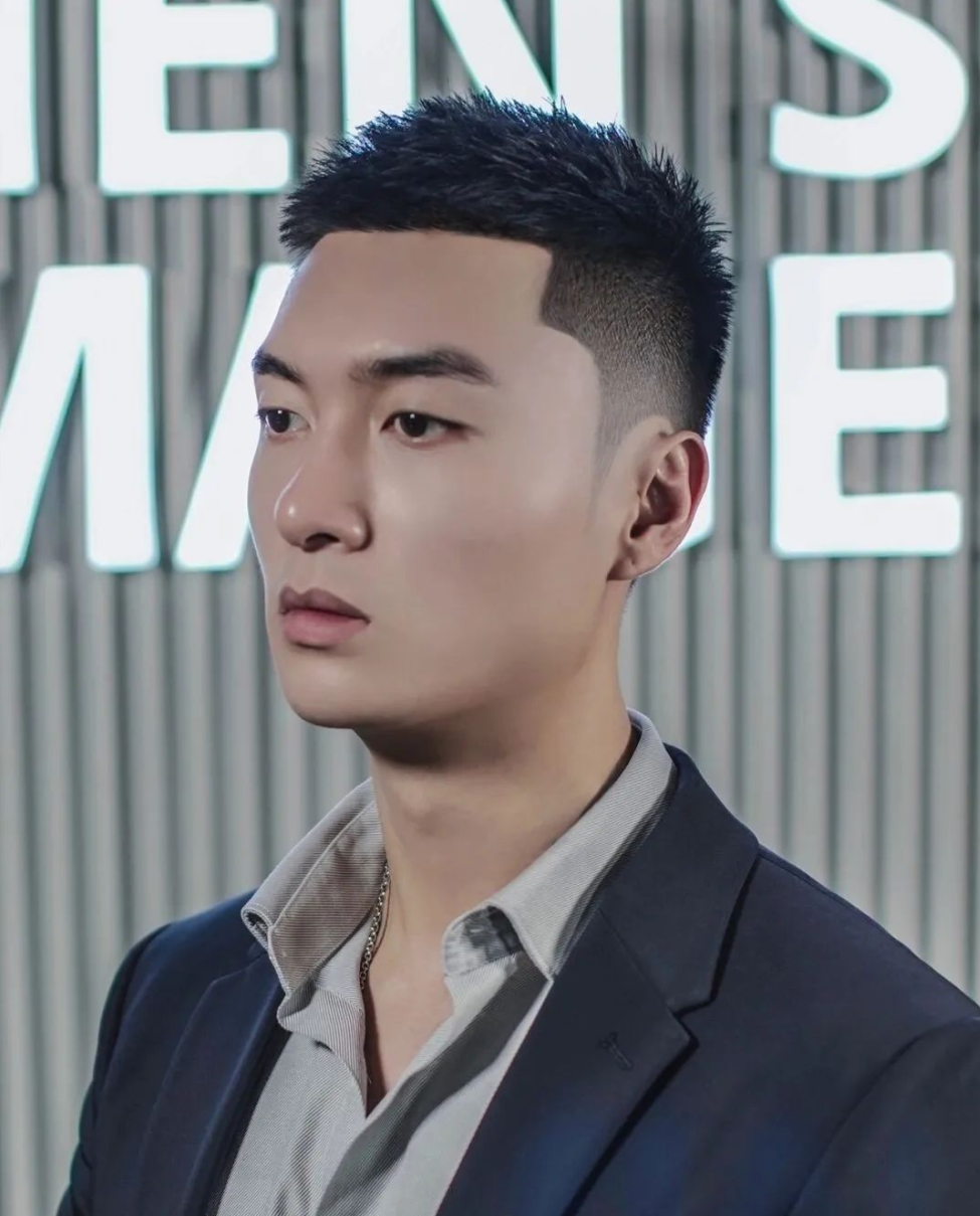 快开学了,16款流行男发安排起来,你最喜欢哪一款|男发|头顶|刘海_新浪