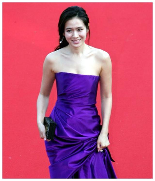 孙艺珍的红毯高光时刻五官精致气质清新被称为天然美女的代表