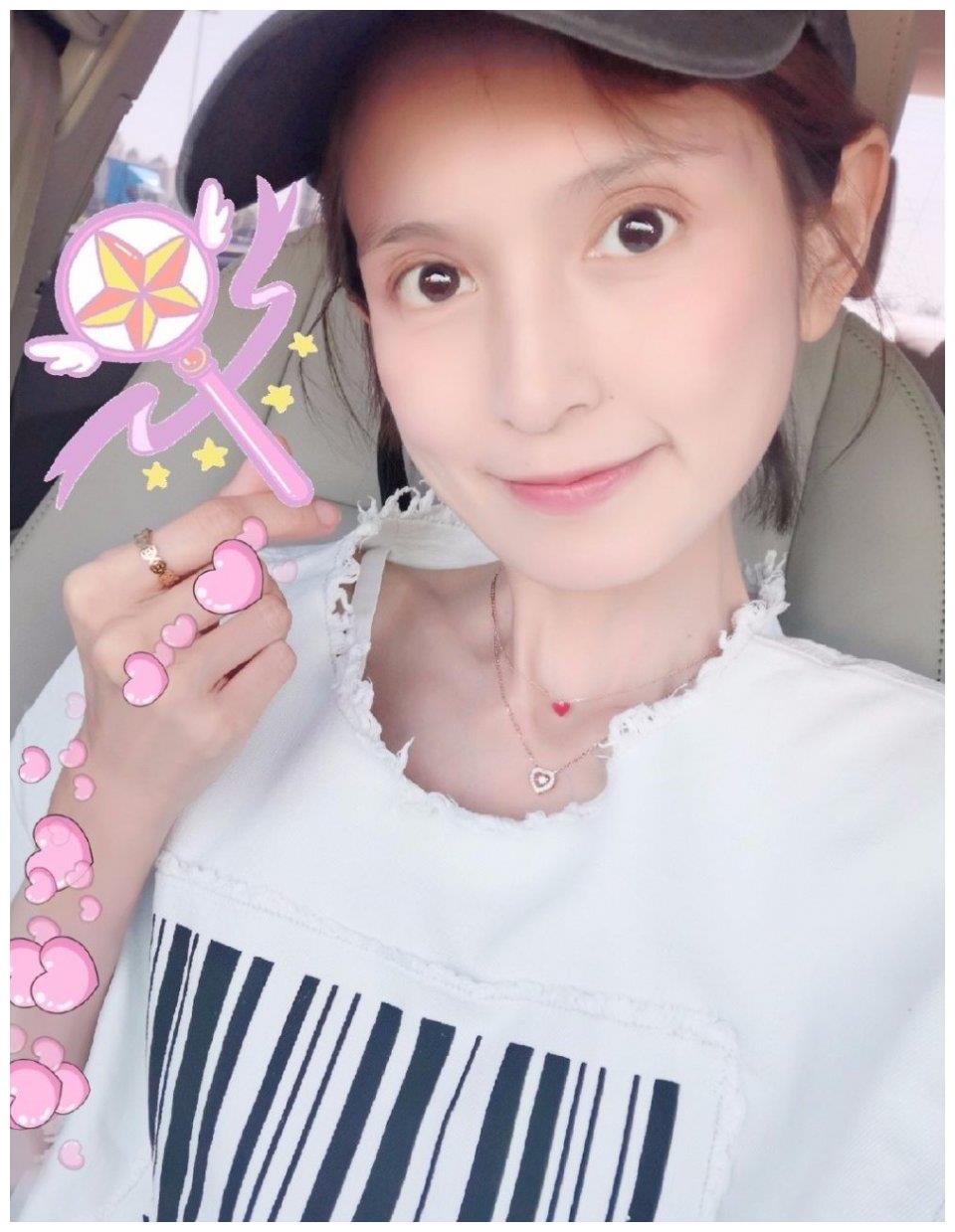 32岁肖茵瘦的脱相了,在镜头下也显得异常憔悴,老态凸显!