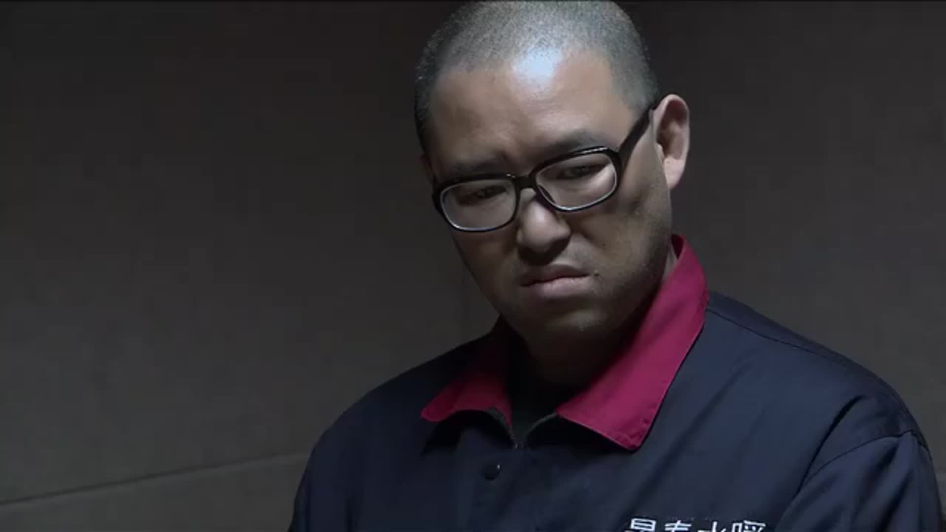 读心探案:罗海开始审问石会才,问曹铭在哪嫌犯沉默引罗海激动