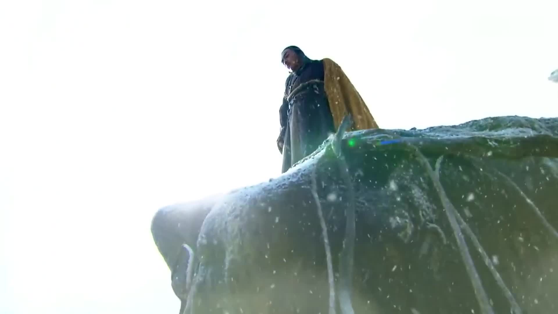 郭襄拿出金针许愿杨过却跳入断肠崖郭襄二话不说也跳了下去