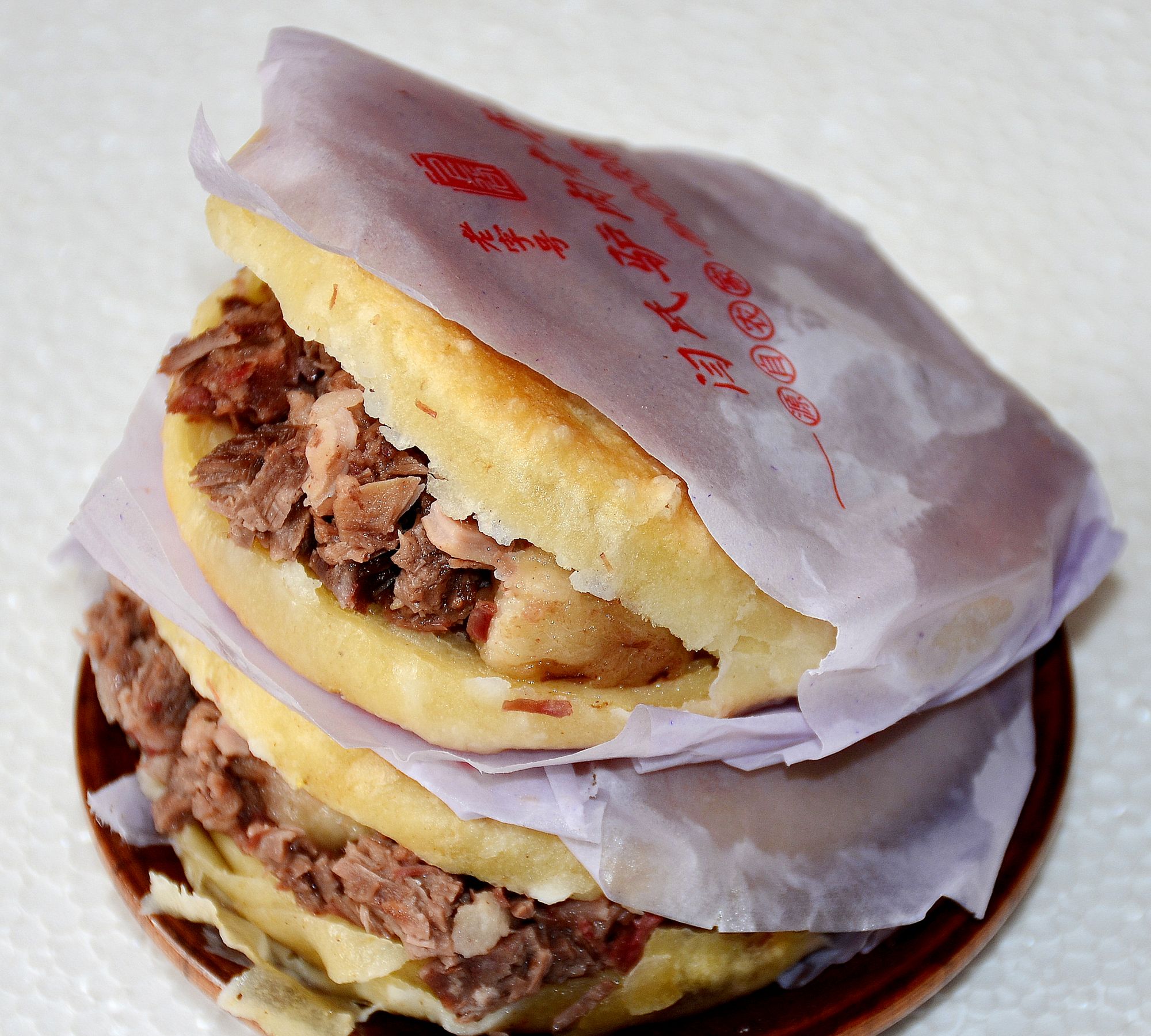 2020古城保定街拍,吃了忘不掉的保定驴肉火烧