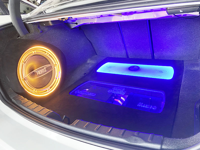 音乐驾驭那颗澎湃的心!宝马3系改装音响层次感细腻—佛山全音域