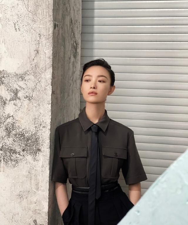倪妮就算穿西装也挡不住好身材,短发飒气精致,气质让人羡慕__财经头条