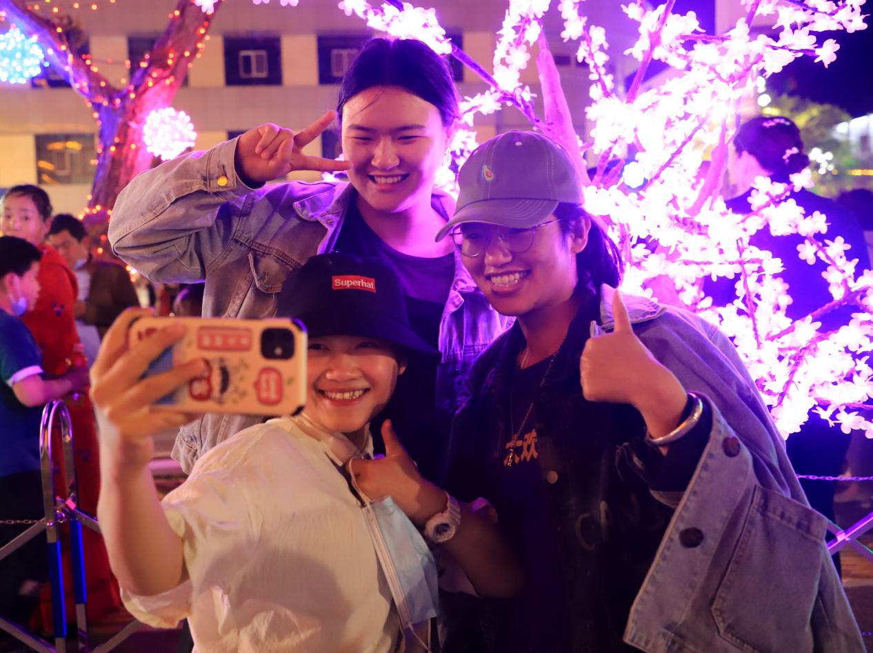 博湖gdp_新疆博湖:灯光秀点亮“夜经济”