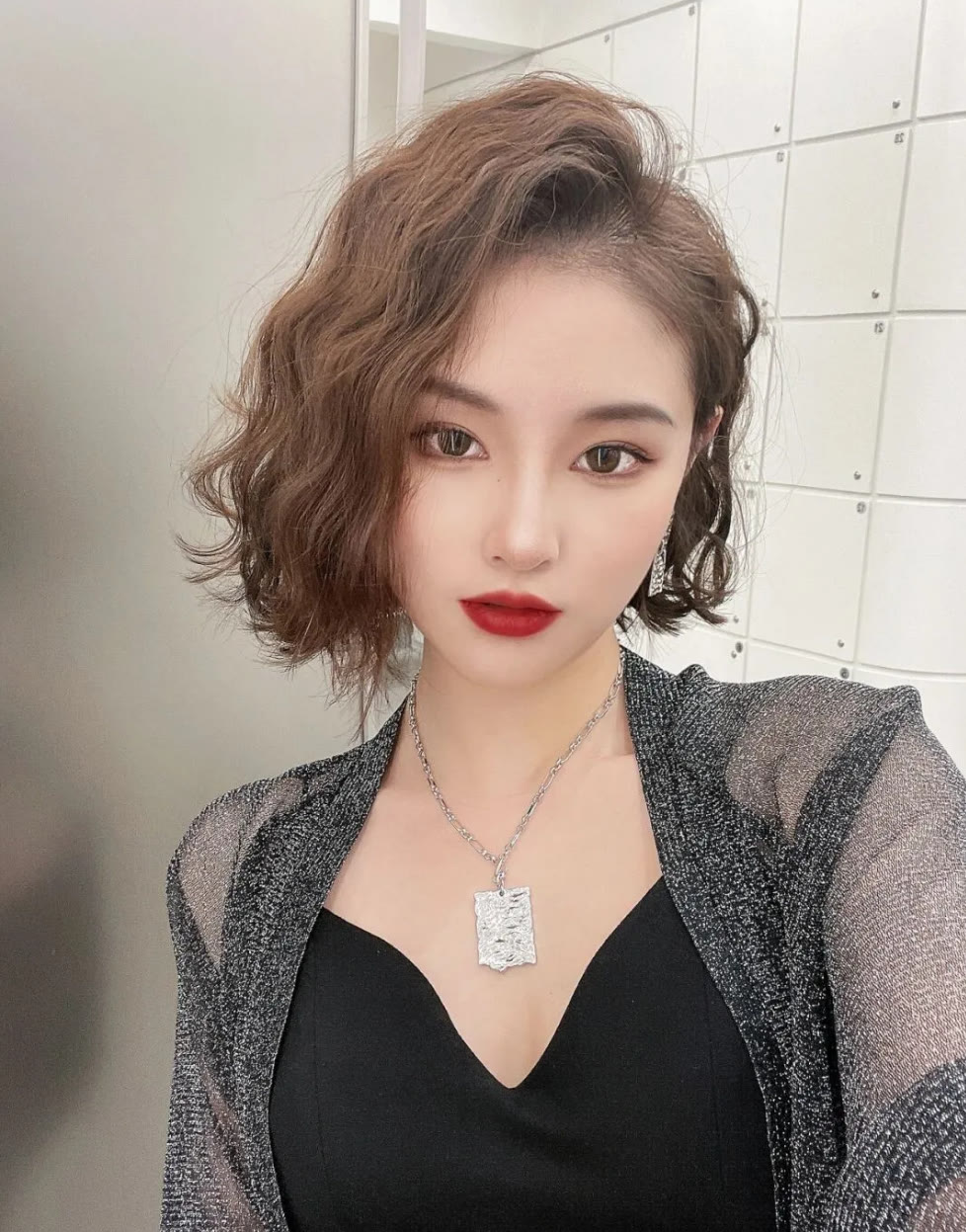 女人过了30岁,烫卷发洋气时尚不落伍,美到让你想不到|落伍|时尚|烫发