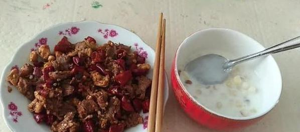 媳妇做的减肥餐,家人都哭笑不得,只想说:是不是对减肥有误解?休闲区蓝鸢梦想 - Www.slyday.coM 媳妇做的减肥餐,家人都哭笑不得,只想说:是不是对减肥有误解?休闲区蓝鸢梦想 - Www.slyday.coM