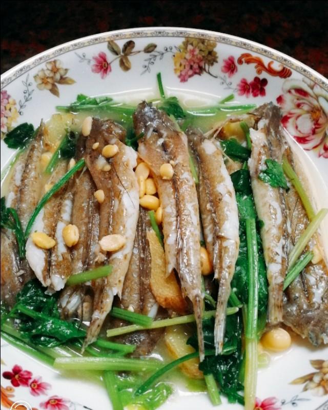 谈鸡腿鱼的最佳吃法,一勺普宁豆酱一根芹菜,原汁原味就是这么鲜