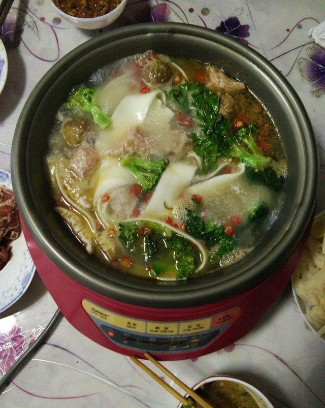 自从跟朋友学会了这个火锅底料的做法，我再也不用买添加剂底料了休闲区蓝鸢梦想 - Www.slyday.coM