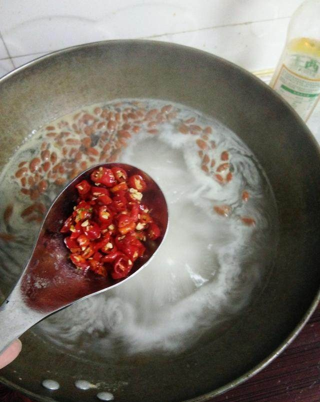 自从跟朋友学会了这个火锅底料的做法，我再也不用买添加剂底料了休闲区蓝鸢梦想 - Www.slyday.coM