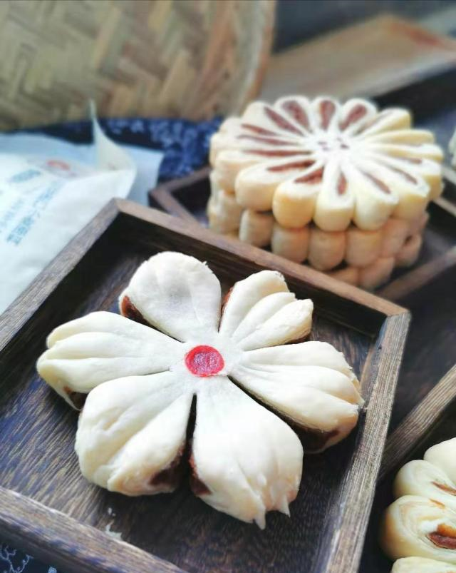 大厨分享出的菊花酥配方，做法和步骤都告诉你，自己在家轻松做休闲区蓝鸢梦想 - Www.slyday.coM