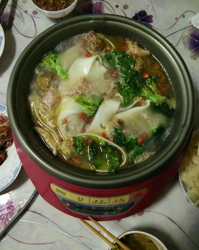 自从跟朋友学会了这个火锅底料的做法，我再也不用买添加剂底料了休闲区蓝鸢梦想 - Www.slyday.coM