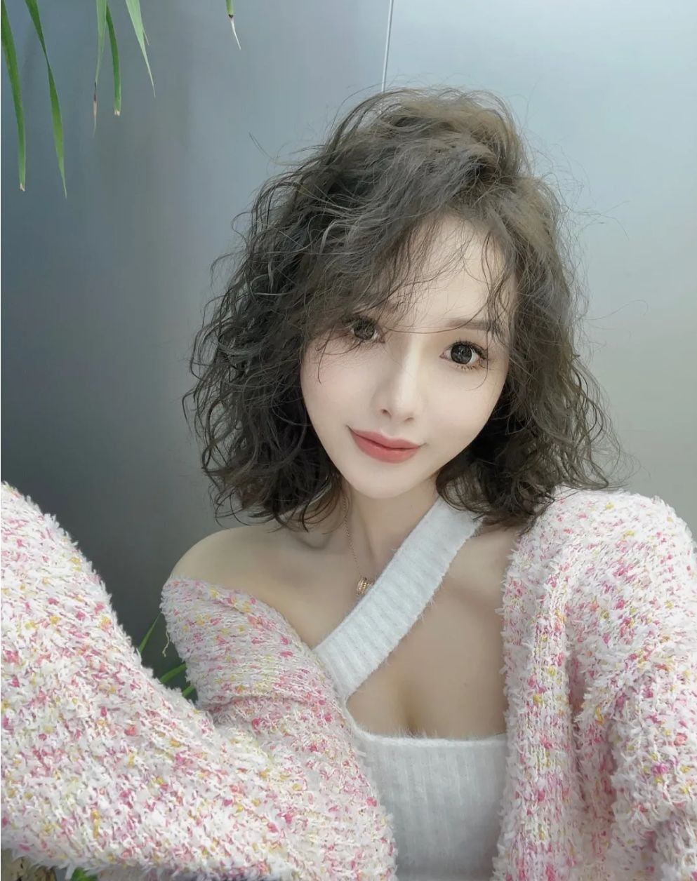 头发细软少发型怎么选烫小卷就对了不论长短都很美