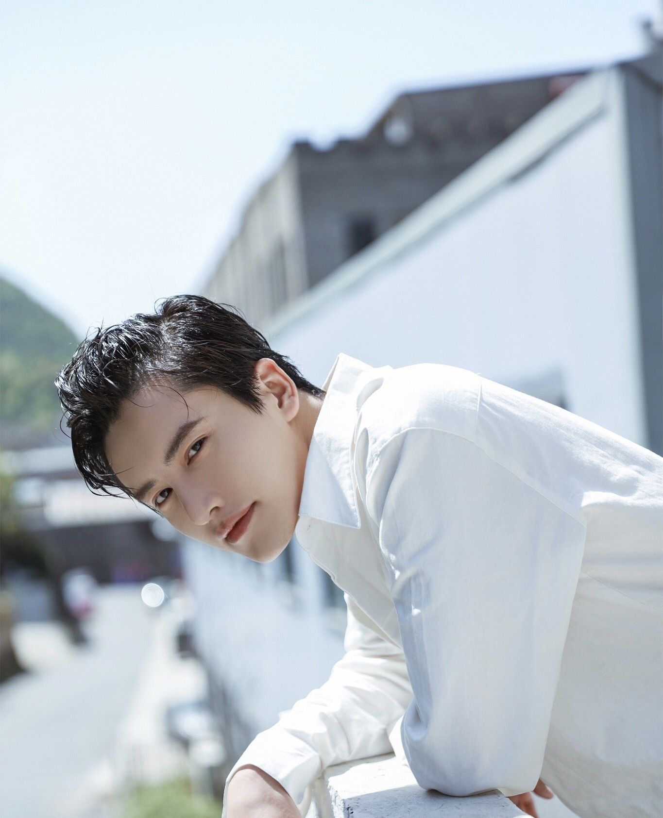 演员赵越,浪漫忧郁又文艺,完美诠释复古港风绅士形象!