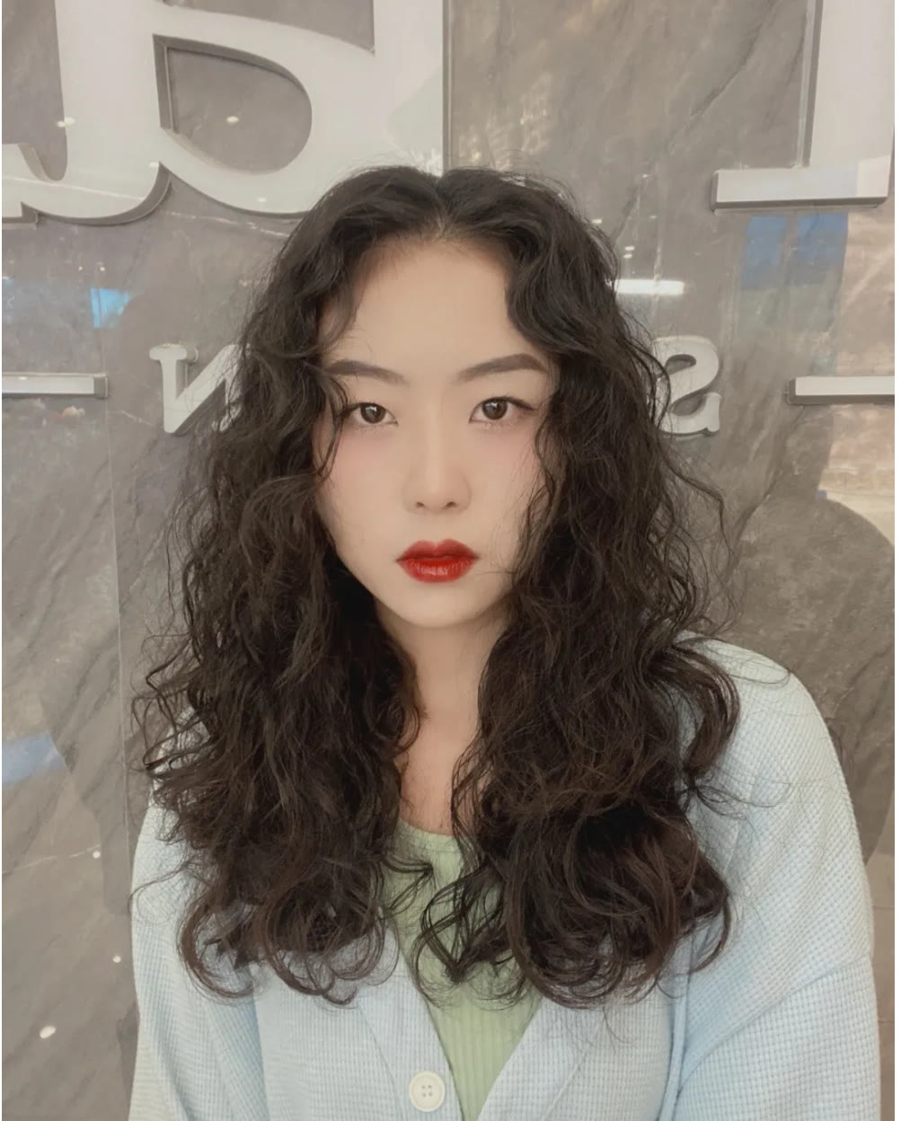 女人过了30岁,烫卷发洋气时尚不落伍,美到让你想不到|落伍|时尚|烫发