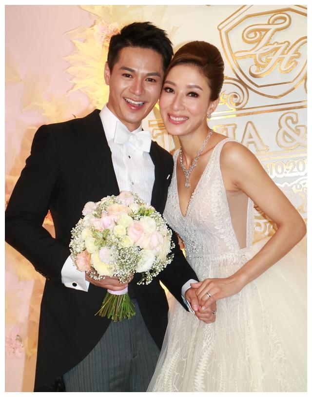 杨怡罗仲谦夫妇宣布改名,新名字绕口难记,称是为生活更好