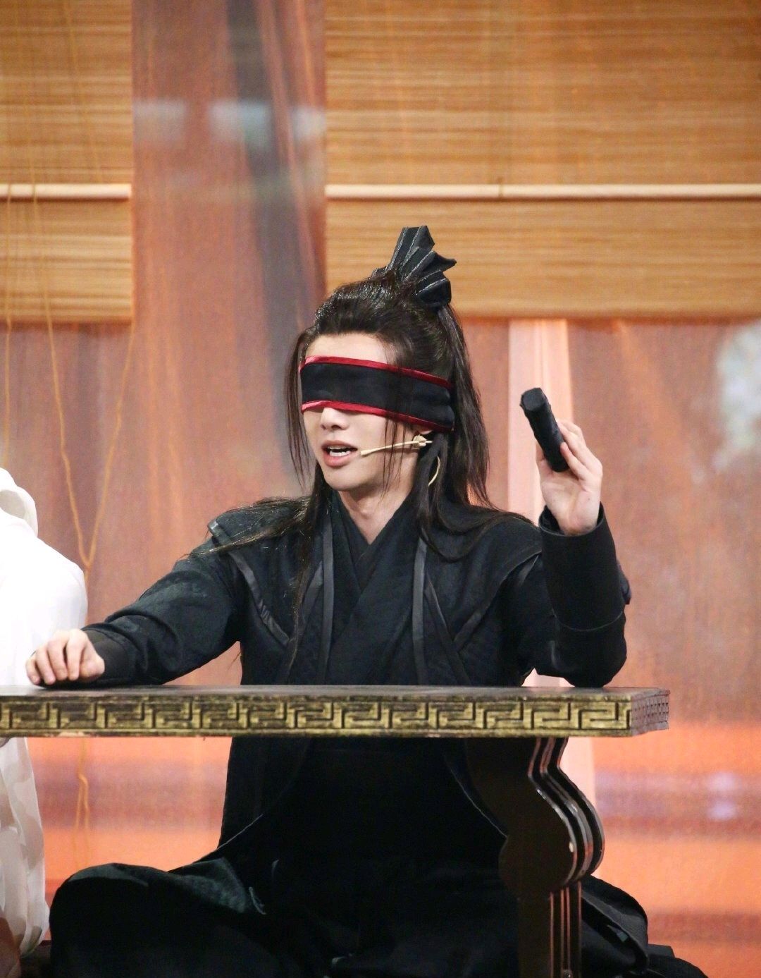 华晨宇古装挑战《庆余年》五竹,您的五竹花已上线_高清图集_新浪网