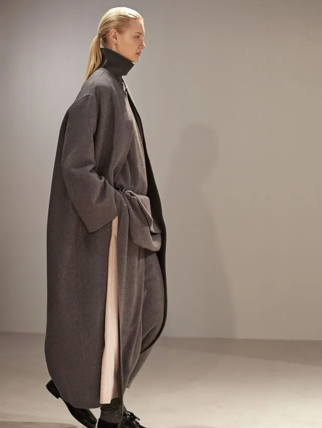 王凯丽长大衣里面套裙子,竟然这么好看!