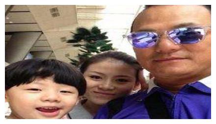 苦熬10年娶其回家,婚后生活甜蜜如初|张行|尹旎|两个人_新浪新闻