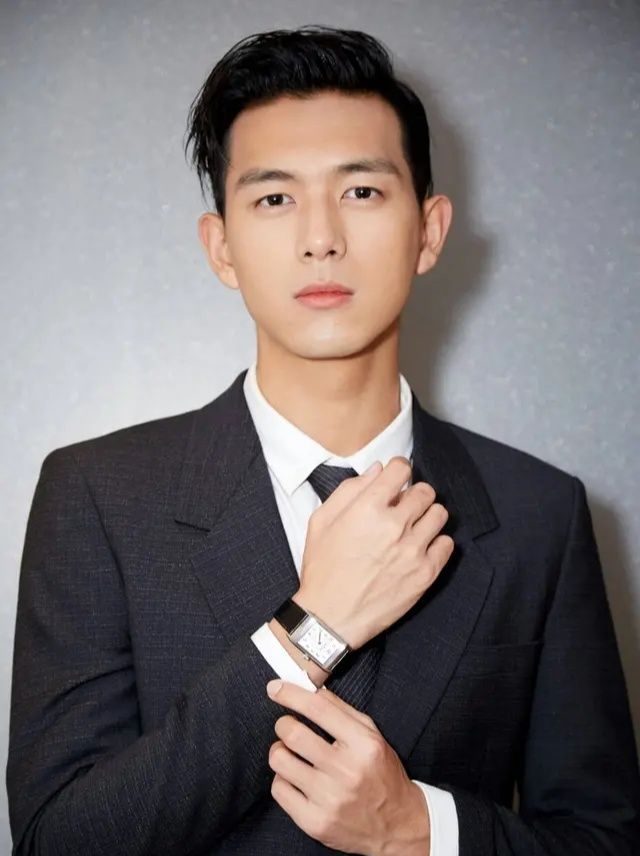 "韩商言"李现写真:阳光帅气的现男友!_高清图集_新浪网