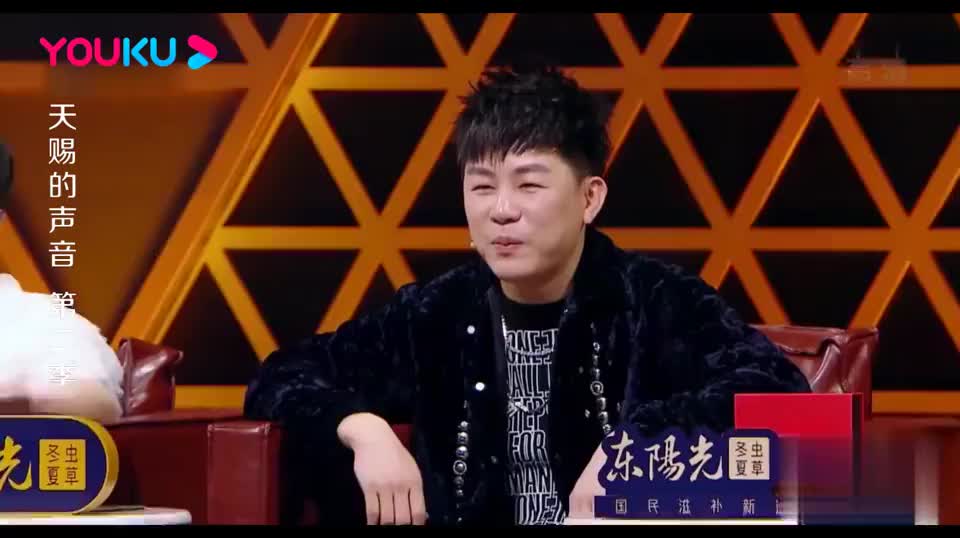 为您推荐: 二人转演员一言不合就空翻,天赐空翻吓到宋丹丹,郭德纲赞赏