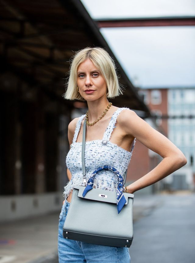 博主lisa hahnbueck街拍:balmain粗呢背心hermes凯莉包 清新干练,2020