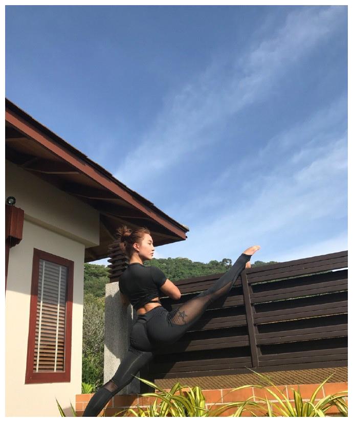 来自上海的健身达人宋昱欣,因为热爱而坚持,塑造好身材不是问题|瑜伽