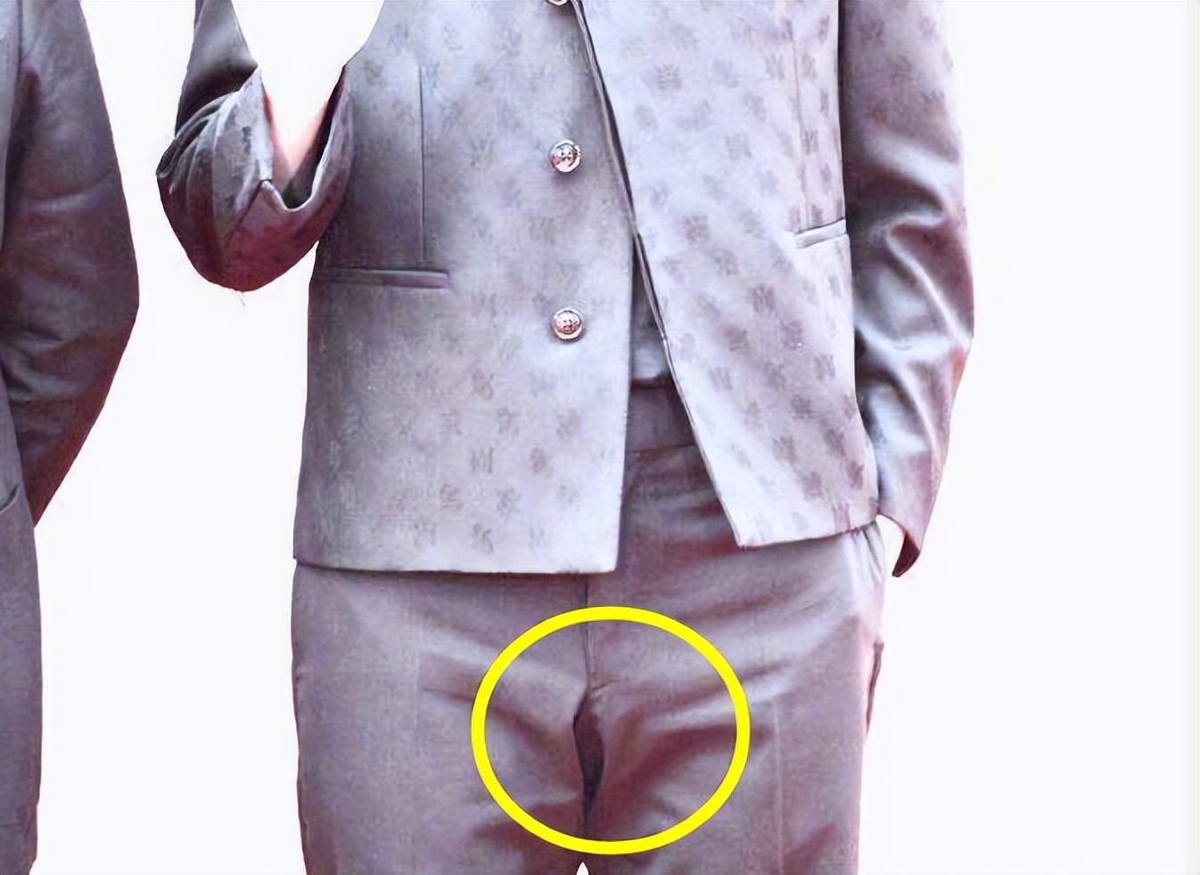 王一博裤裆开了?闹笑话