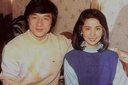 成龙,“小龙女”事件曝光的两天后我将全部财产转移到林凤娇名下休闲区蓝鸢梦想 - Www.slyday.coM 成龙,“小龙女”事件曝光的两天后我将全部财产转移到林凤娇名下休闲区蓝鸢梦想 - Www.slyday.coM