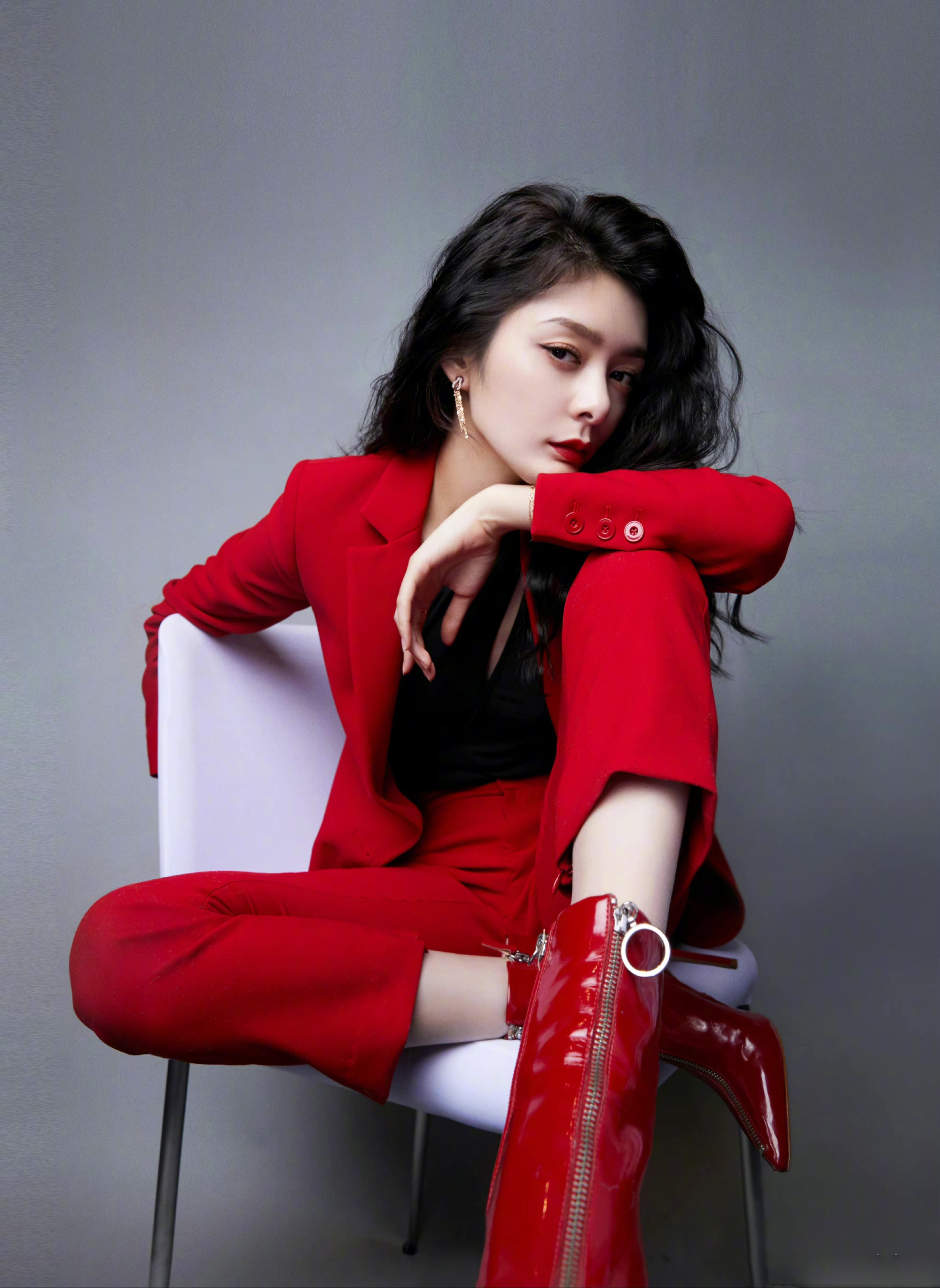 那些傅菁身穿红衣的时刻都是摩登率性气质满分