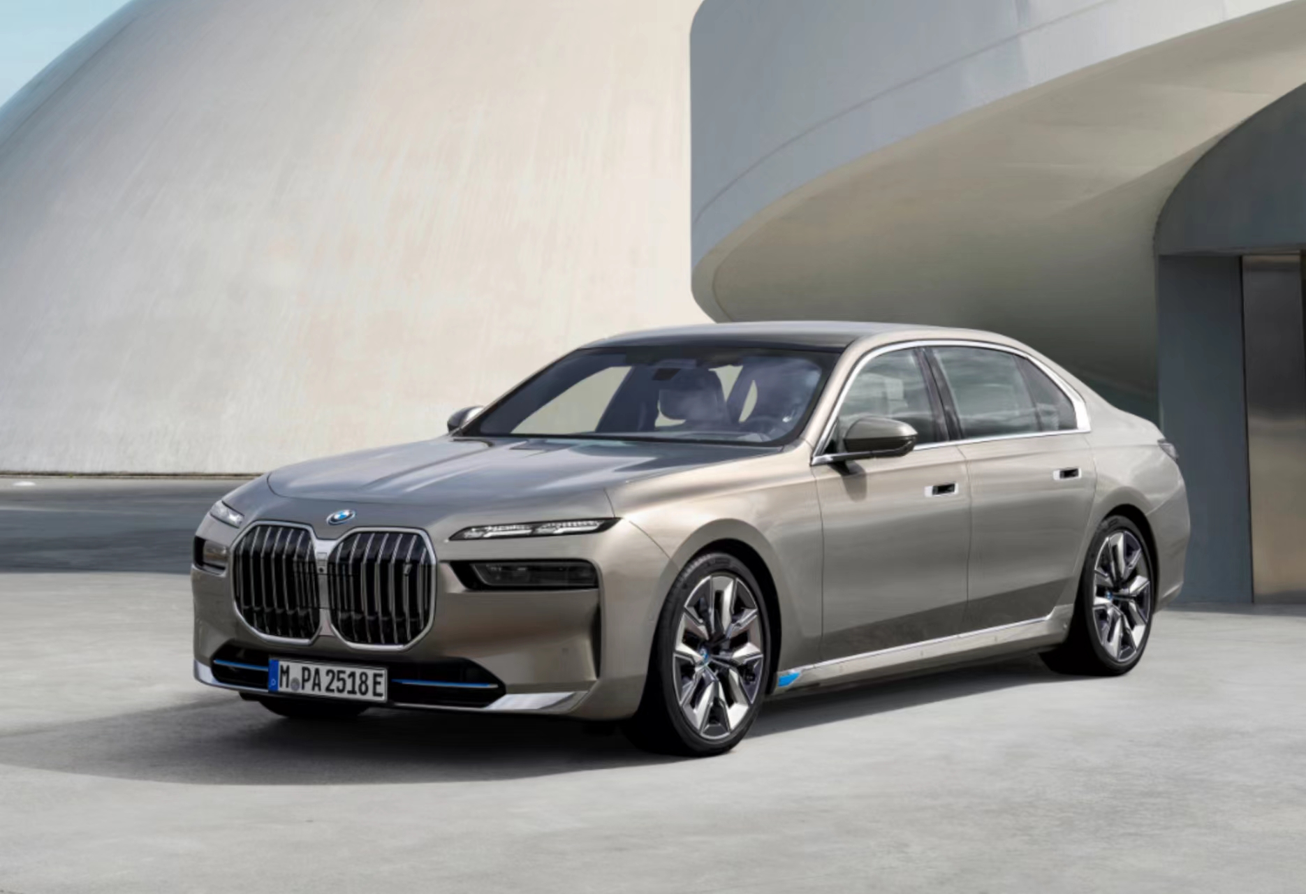 内饰惊艳外观一言难尽宝马新7系亮相