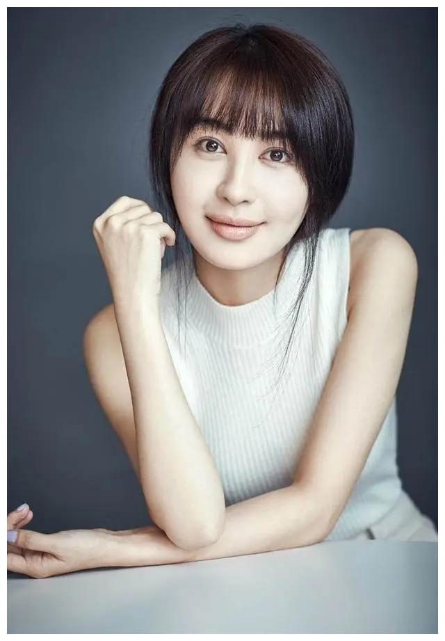 她是武林外传里的金湘玉已经40岁了依旧未嫁孤身一人