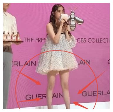 上帝吻了欧阳娜娜的脸,却给了她一双"希腊脚",穿高跟鞋太真实