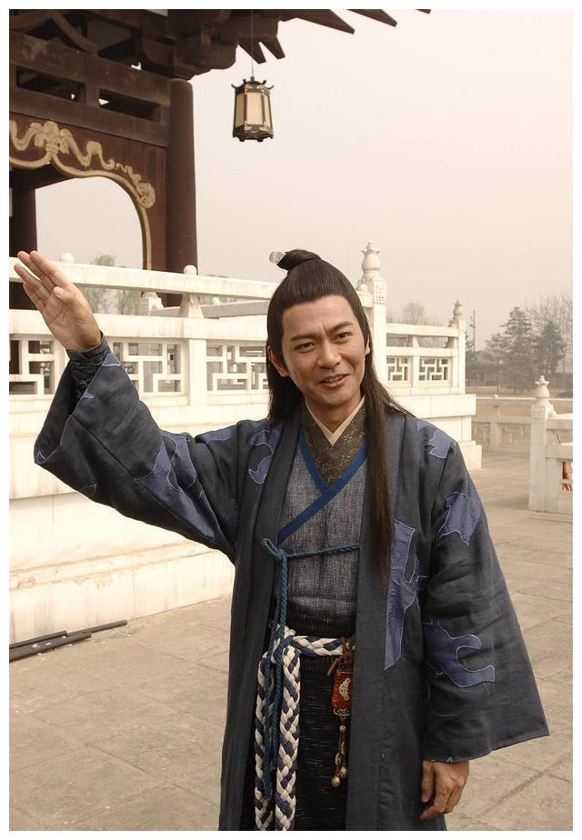 她年轻时恋上万梓良未能结成正果中年爱上有妇之夫江华毁了青春