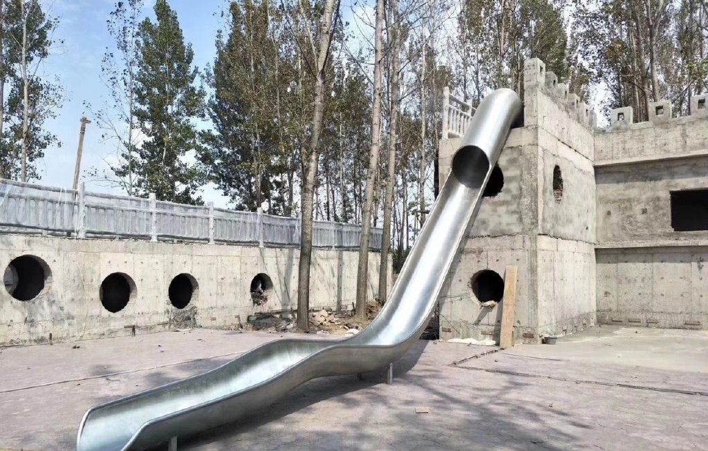 河南不锈钢滑梯为何成为最有魅力的景观?