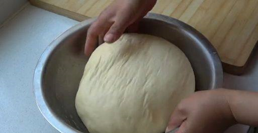 1碗面粉1个鸡蛋，做孩子爱吃的奶油面包卷，绵软醇香，早餐首选休闲区蓝鸢梦想 - Www.slyday.coM