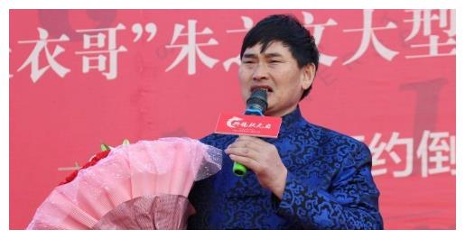 大衣哥230斤女儿被侏儒男表白,对方捡垃圾维生,愿做上门女婿休闲区蓝鸢梦想 - Www.slyday.coM 大衣哥230斤女儿被侏儒男表白,对方捡垃圾维生,愿做上门女婿休闲区蓝鸢梦想 - Www.slyday.coM