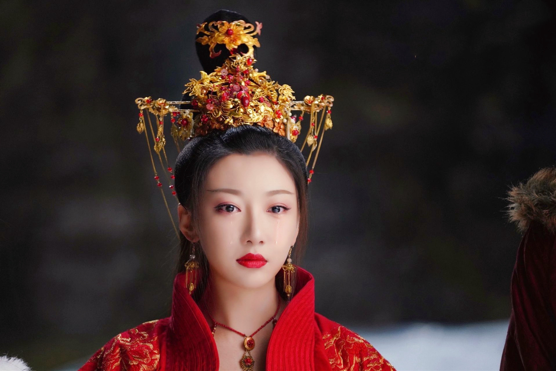 纸画皮美女云集氛围感十足迟帅挑战反派角色