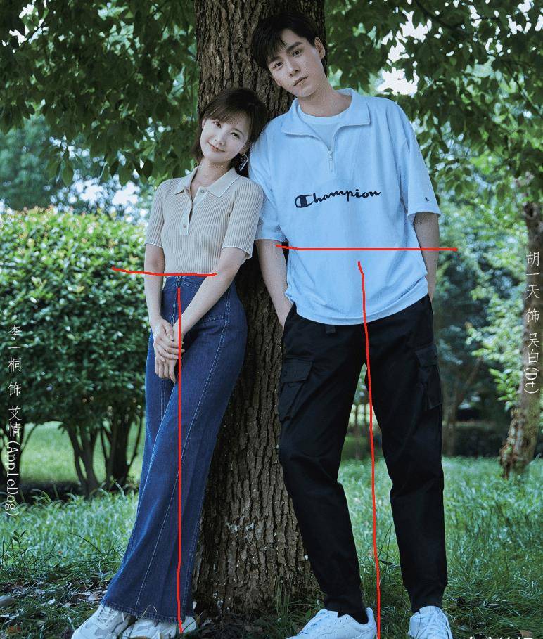 李一桐的网上身高也是165cm,似乎大多数女星都爱标记这个段位.